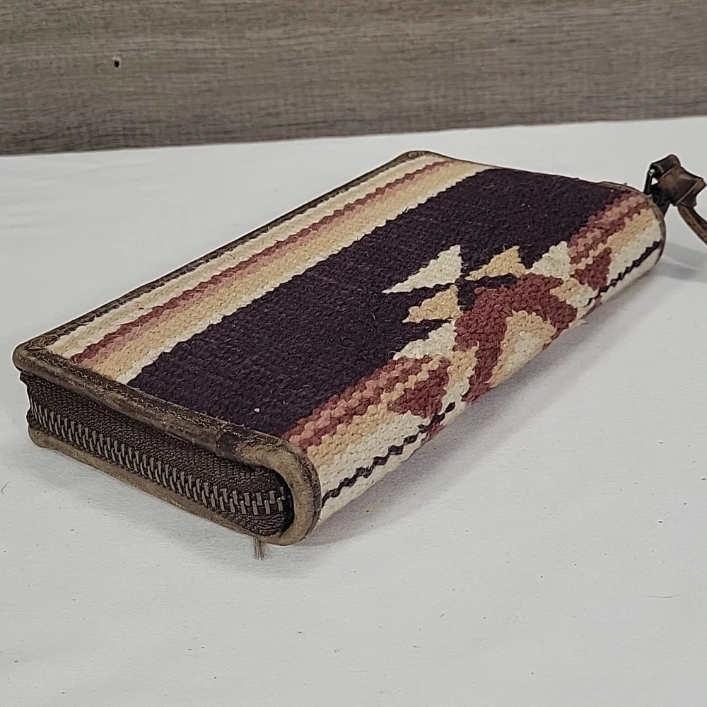 STS Ranchwear Southwestern Stripe Tapestry Leather Zip Around Wallet